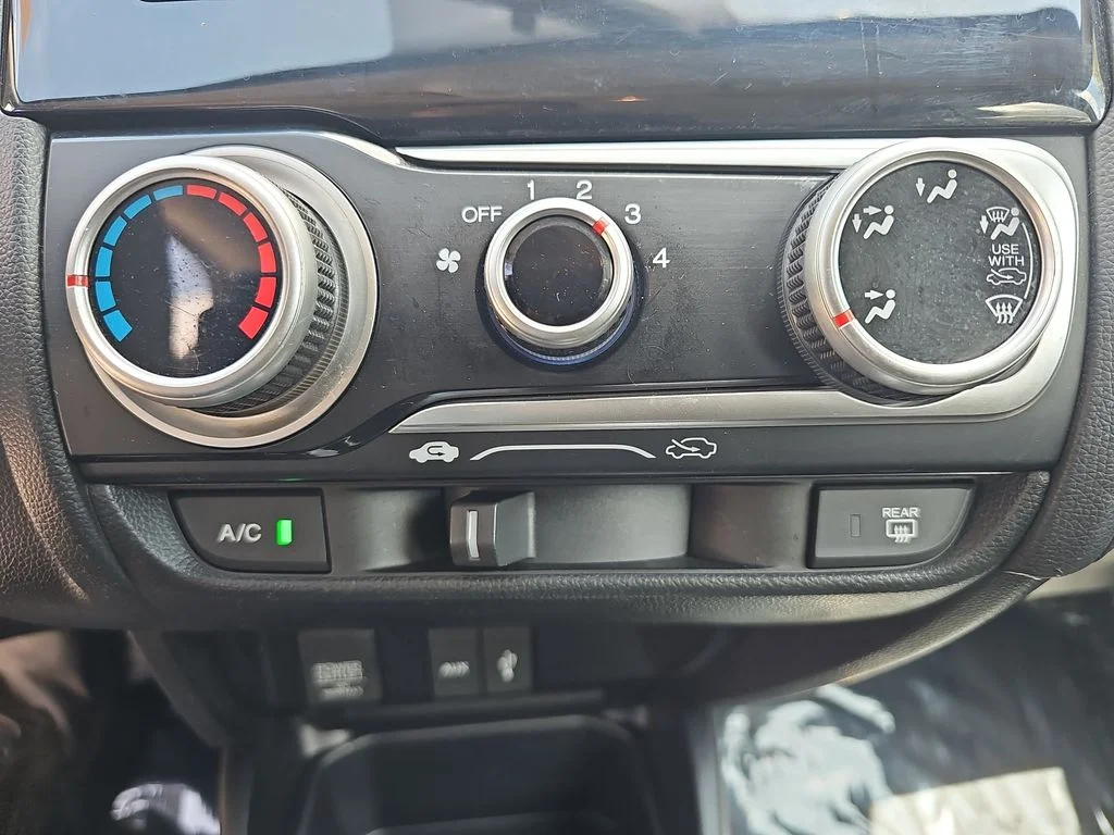 Used 2015  Honda LX image 24