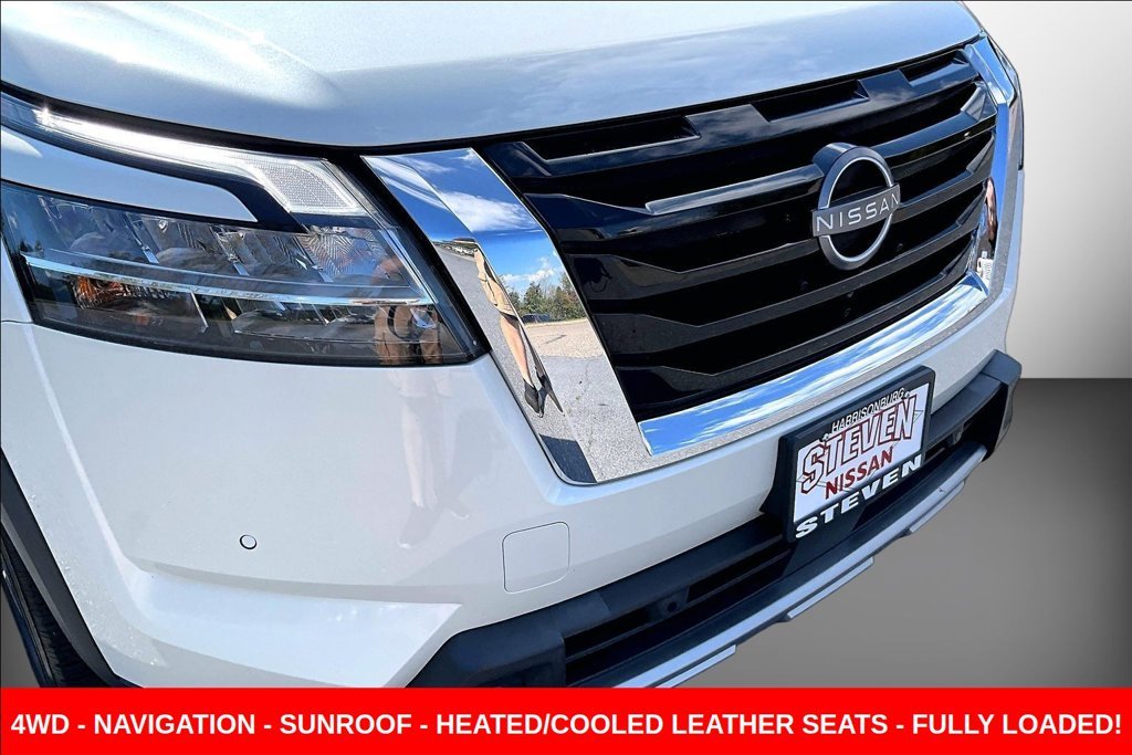 Used 2022 White Nissan Platinum image 41