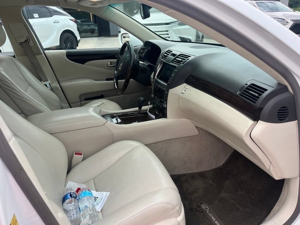 Used 2007 Starfire Pearl Lexus LWB image 13