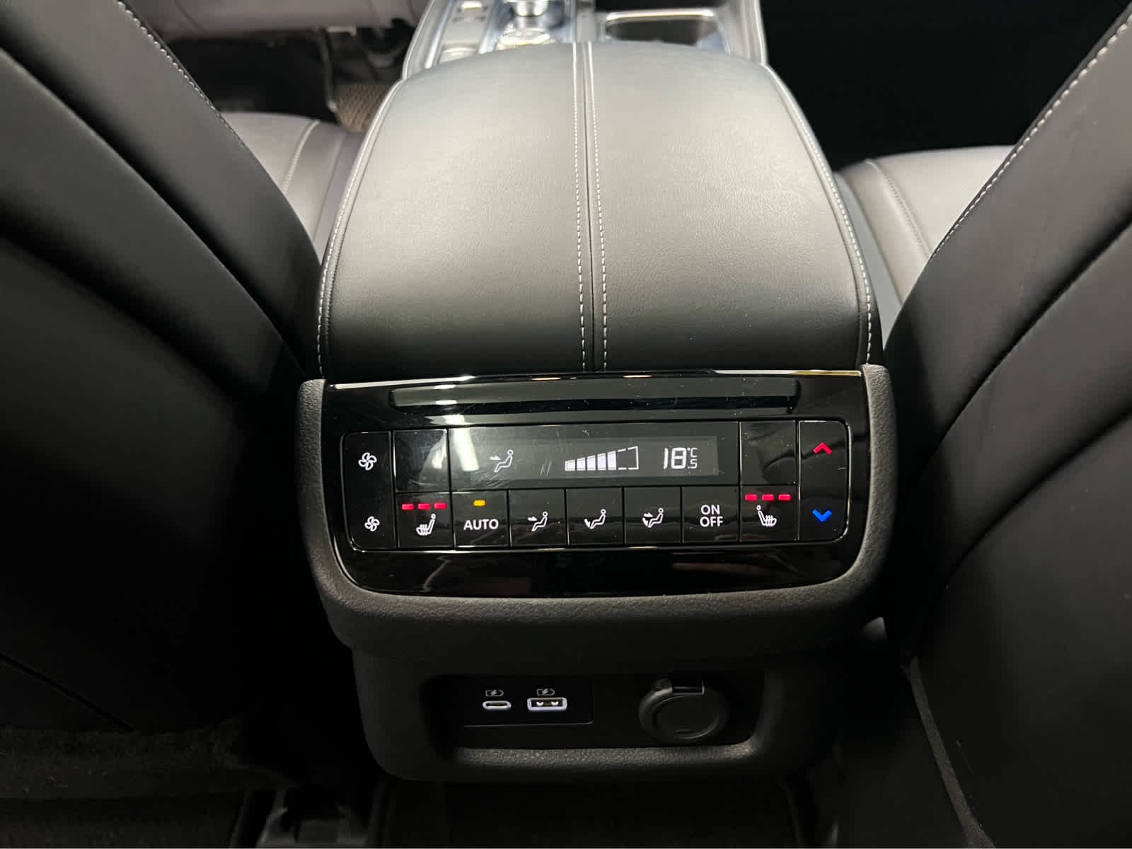 Used 2024 Mineral Black INFINITI LUXE image 37