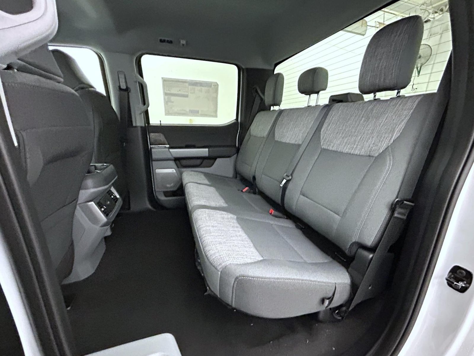 New 2026 Oxford White Ford XLT image 19
