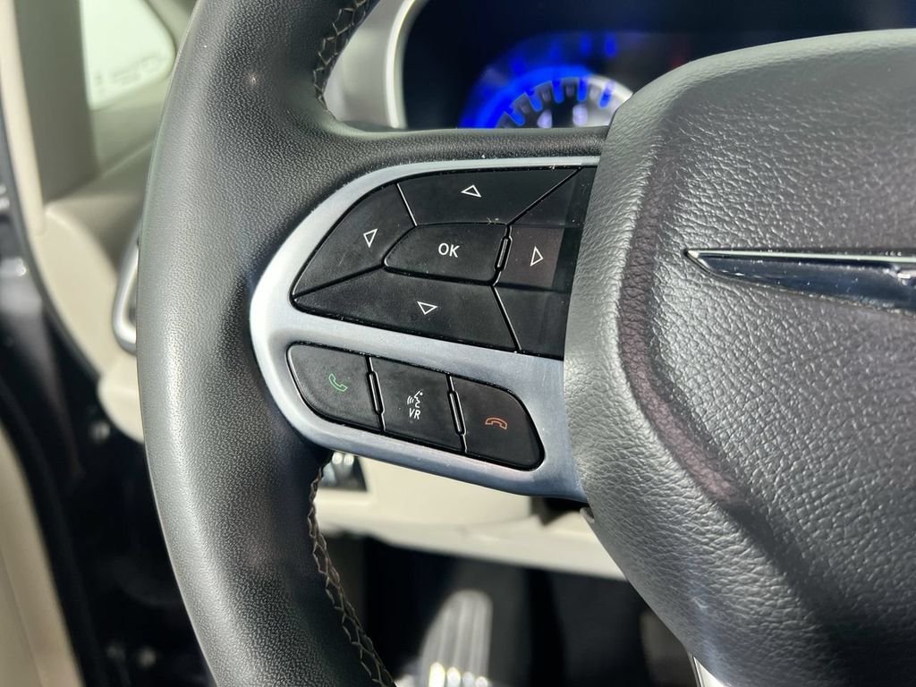 Used 2023 Gray Chrysler Touring L image 16