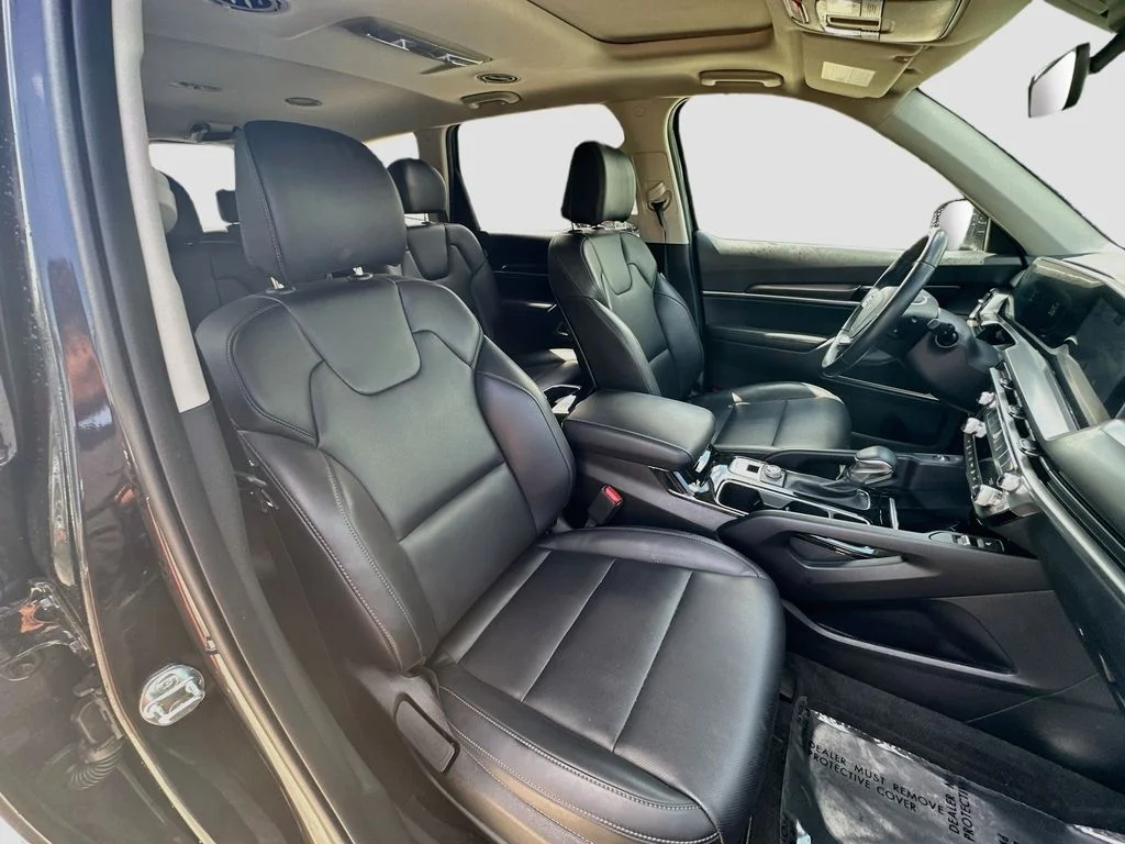 Used 2025 Gray Kia S image 31