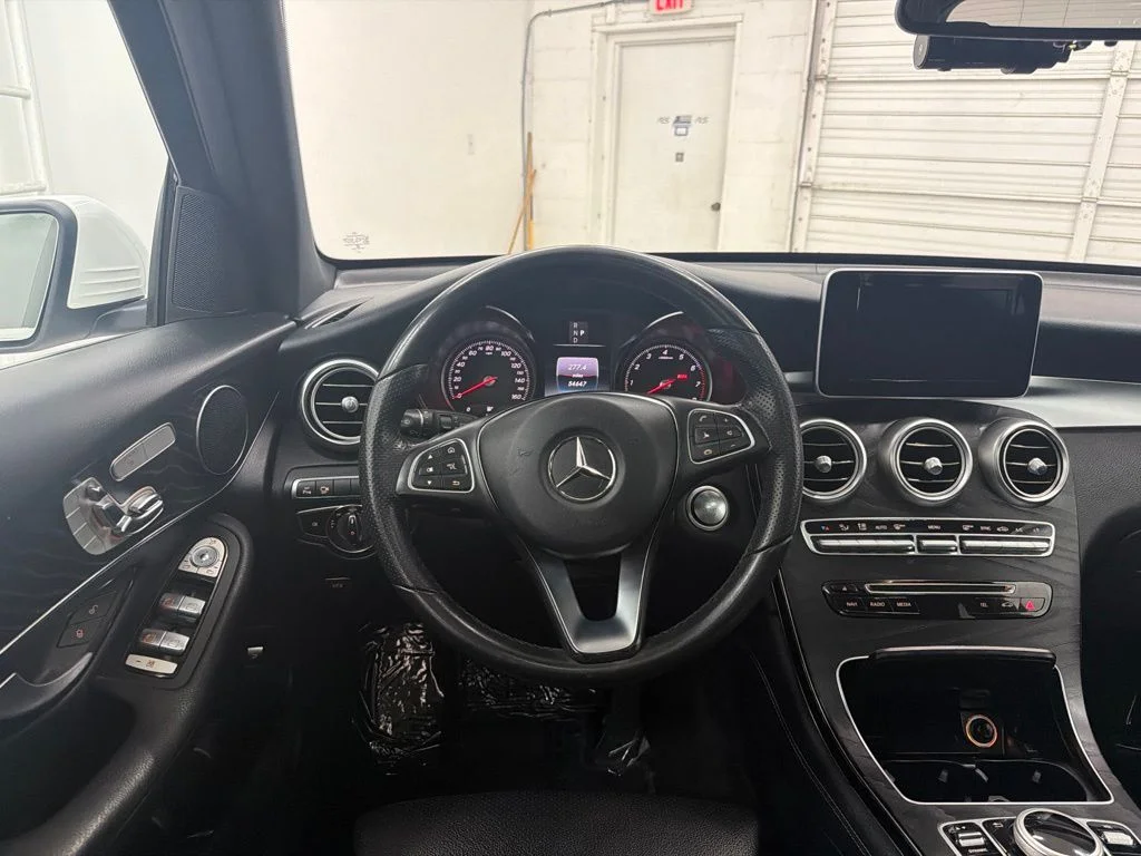 Used 2018 White Mercedes-Benz GLC 300 image 26