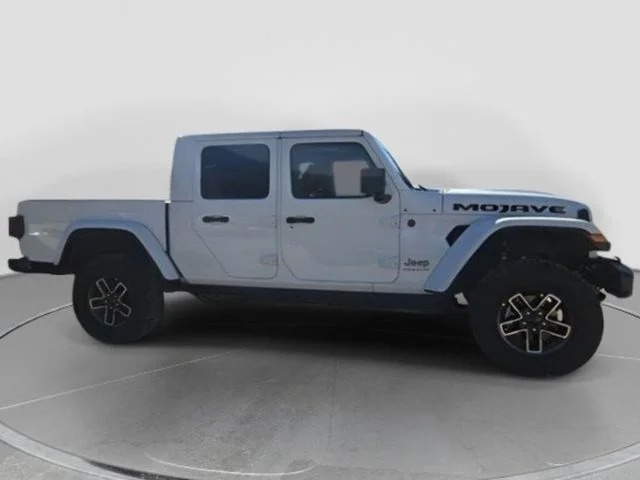 New 2026 Bright White Clear-Coat Exterior Paint Jeep Mojave image 2