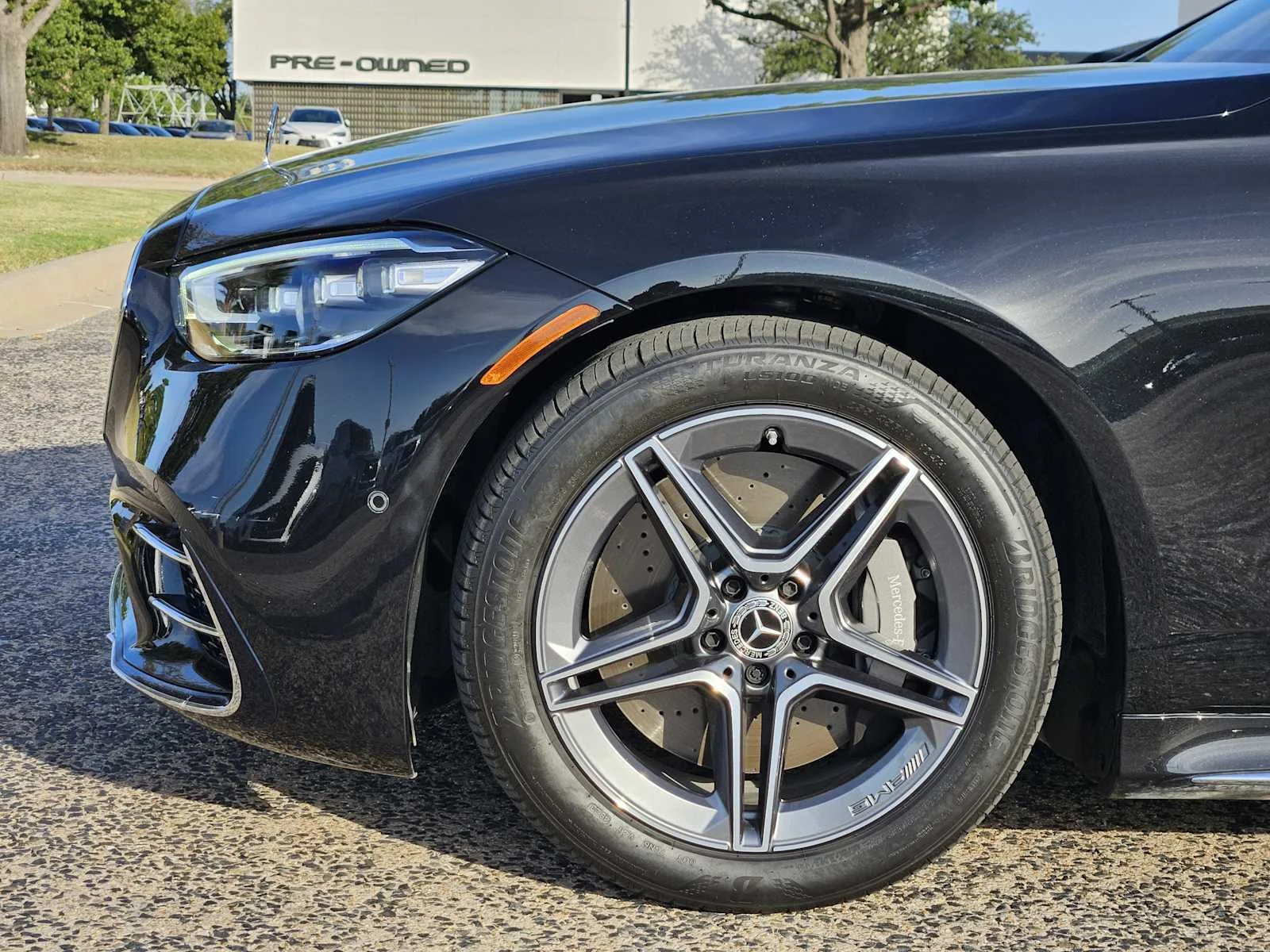 Used 2024 Obsidian Black Metallic Mercedes-Benz S 500 image 5