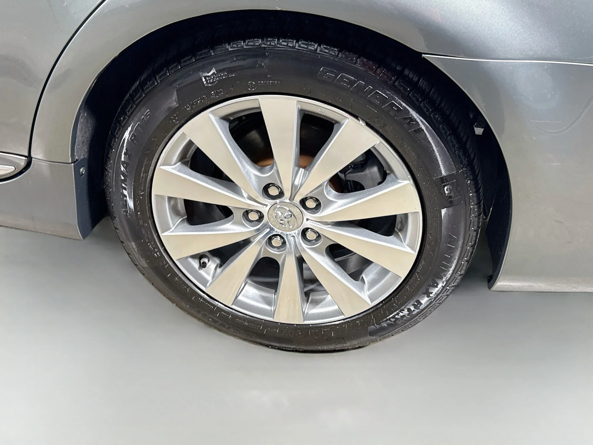 Used 2011 Cypress Pearl Toyota Limited image 29