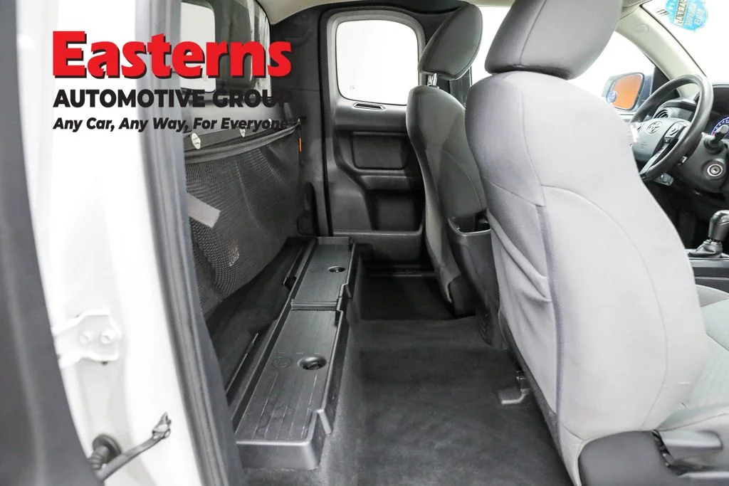 Used 2020 White Toyota SR image 21