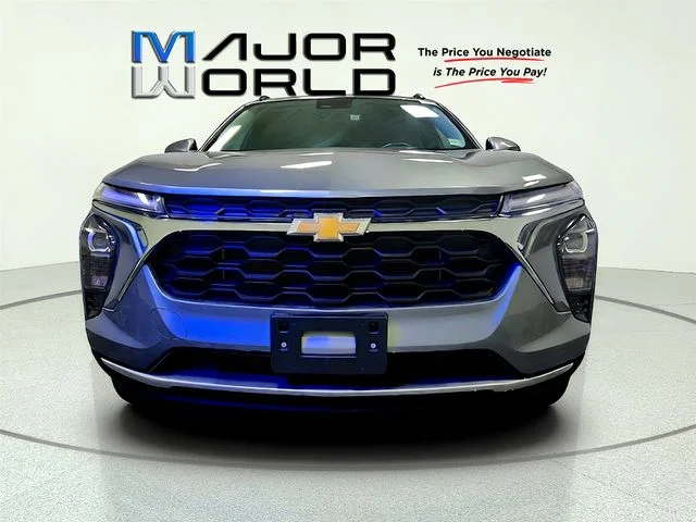 Used 2024 Gray Chevrolet LT image 3
