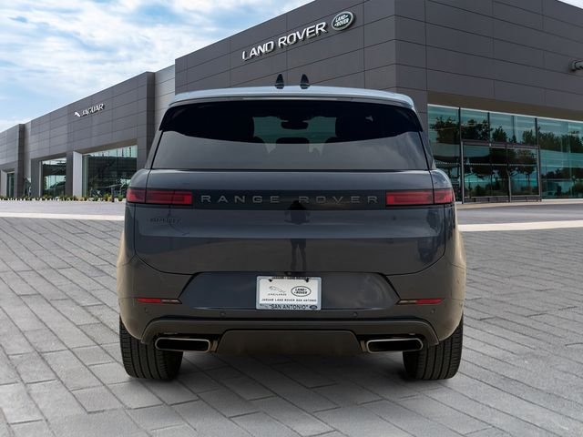 Used 2024 Gray Land Rover Dynamic SE image 4
