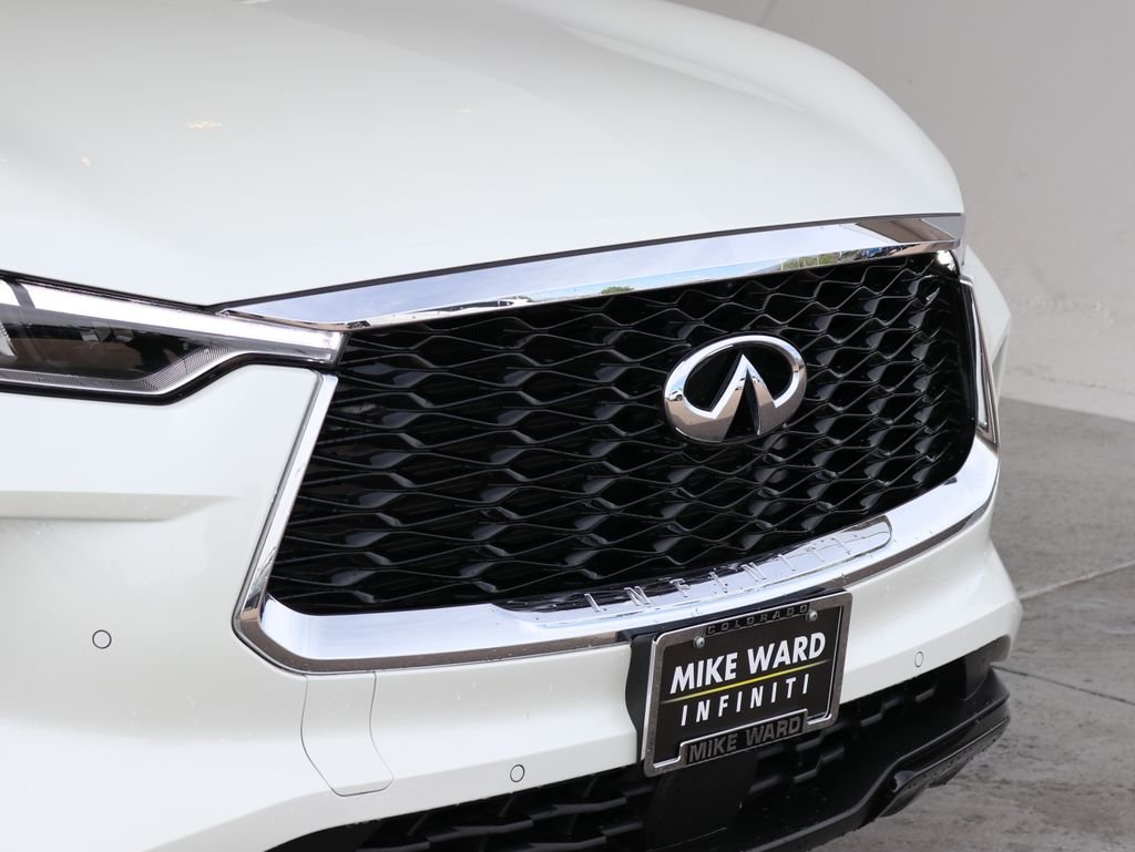 Certified Used 2023 White INFINITI LUXE image 61