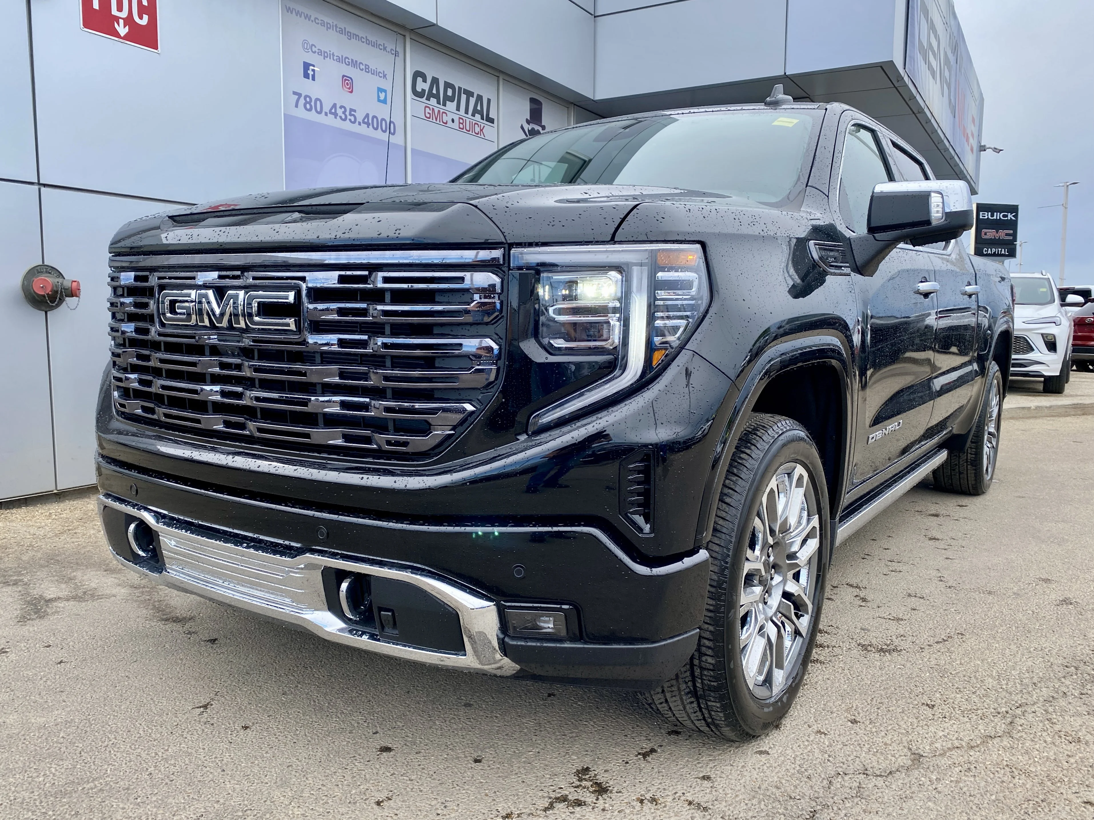 New 2026 ONYX BLACK GMC Denali Ultimate image 2