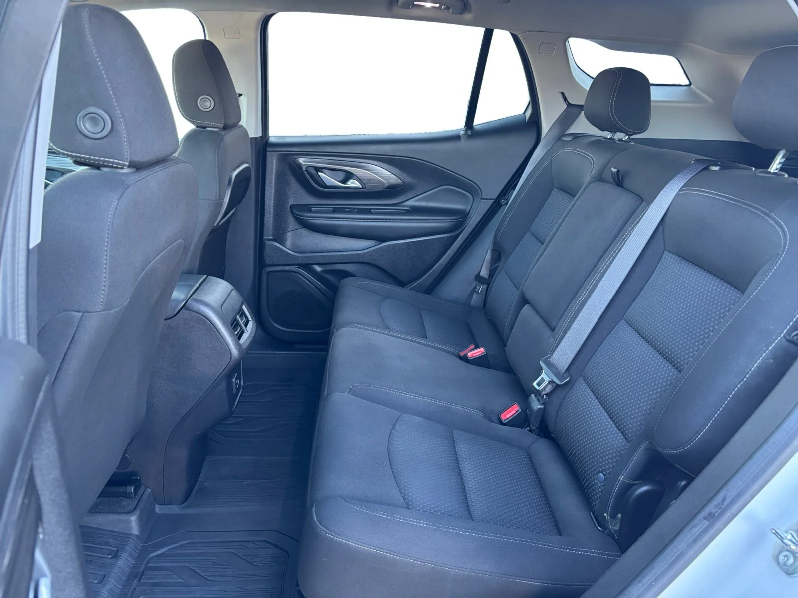 Used 2024 Summit White GMC SLE image 16
