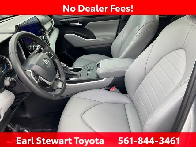 Certified Used 2025 Silver Toyota XLE image 31