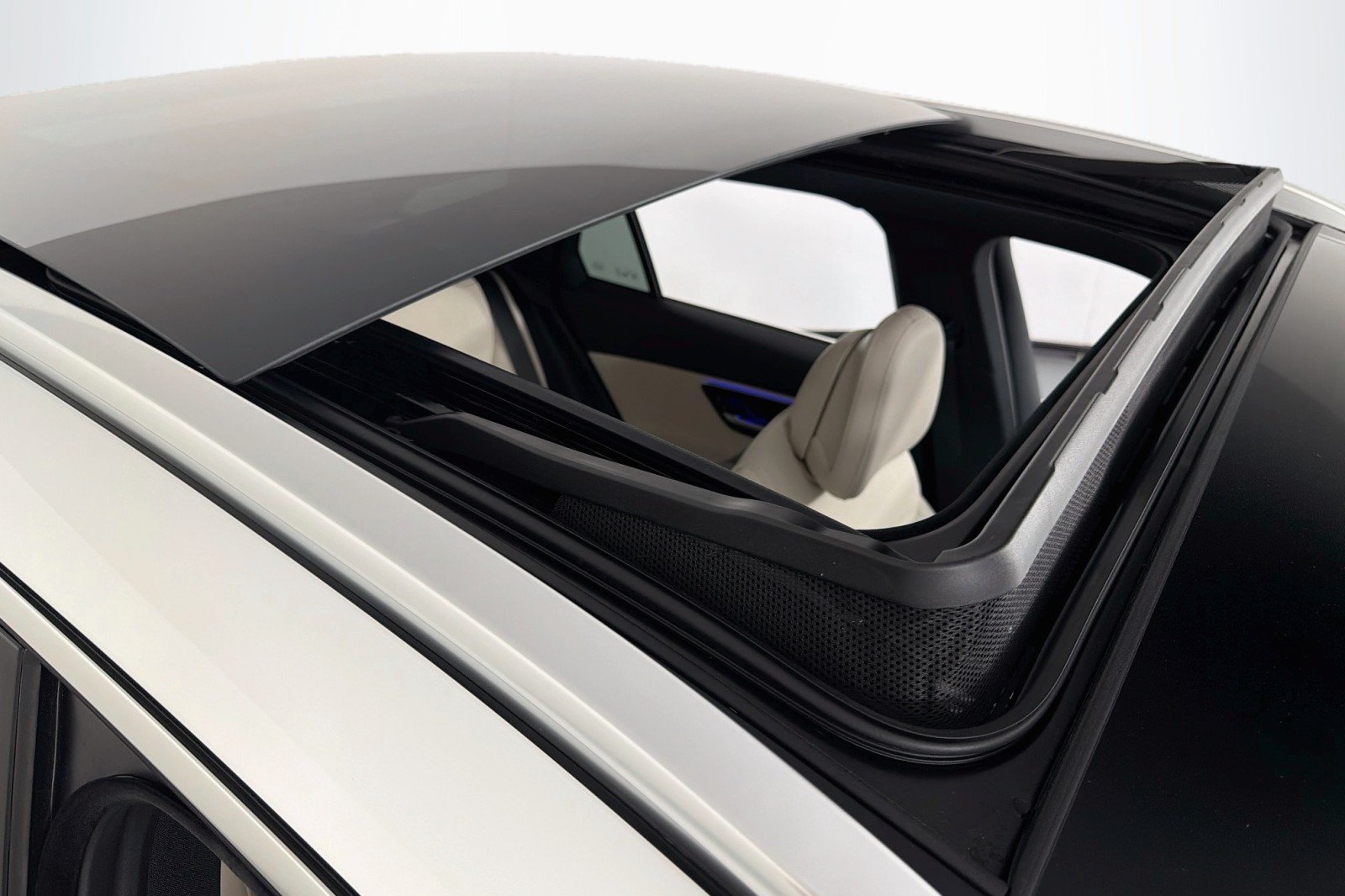 New 2026 Polar White Mercedes-Benz GLC 300 SUV image 21