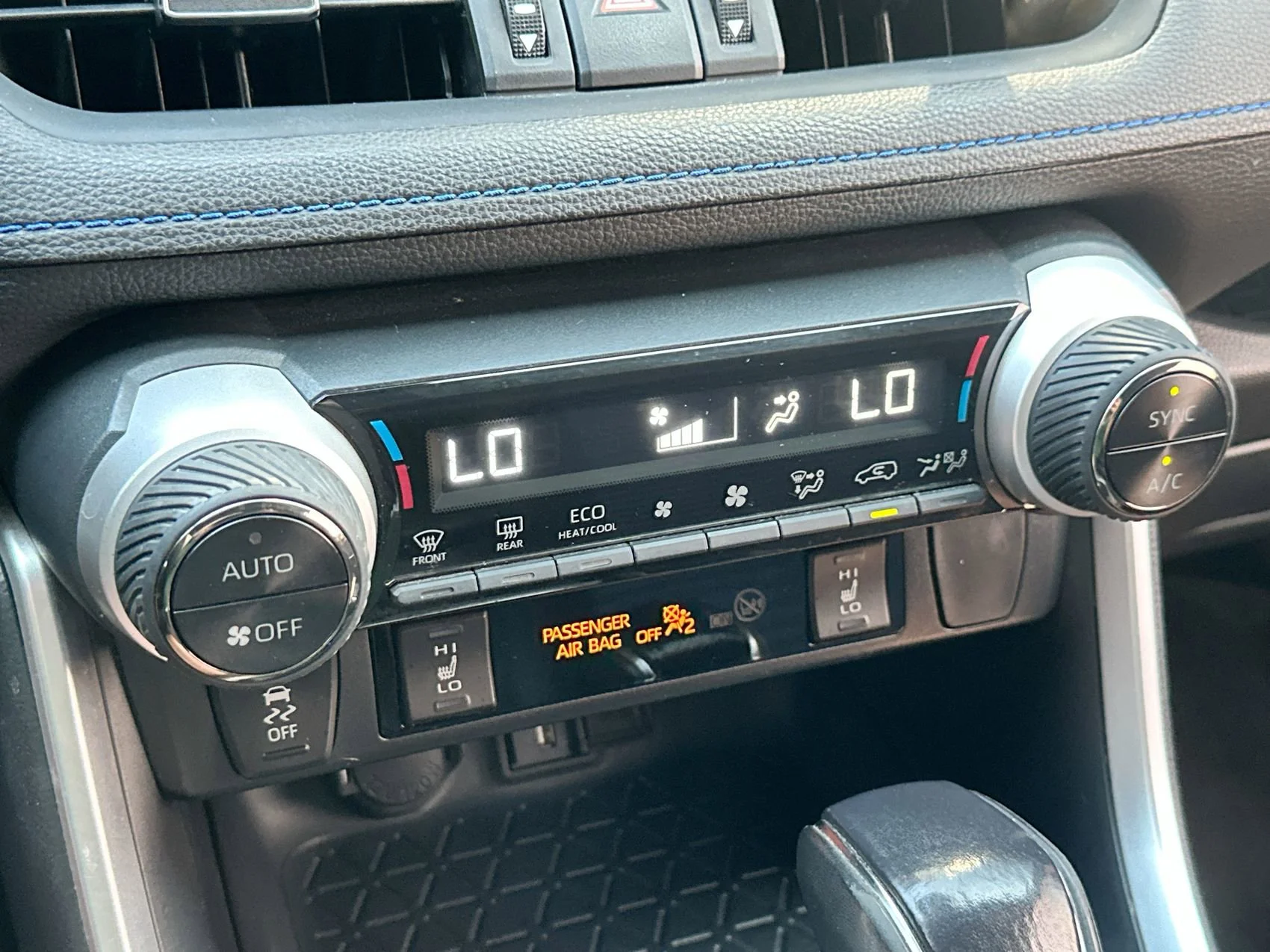 2022 Toyota RAV4 XSE - Photo 18
