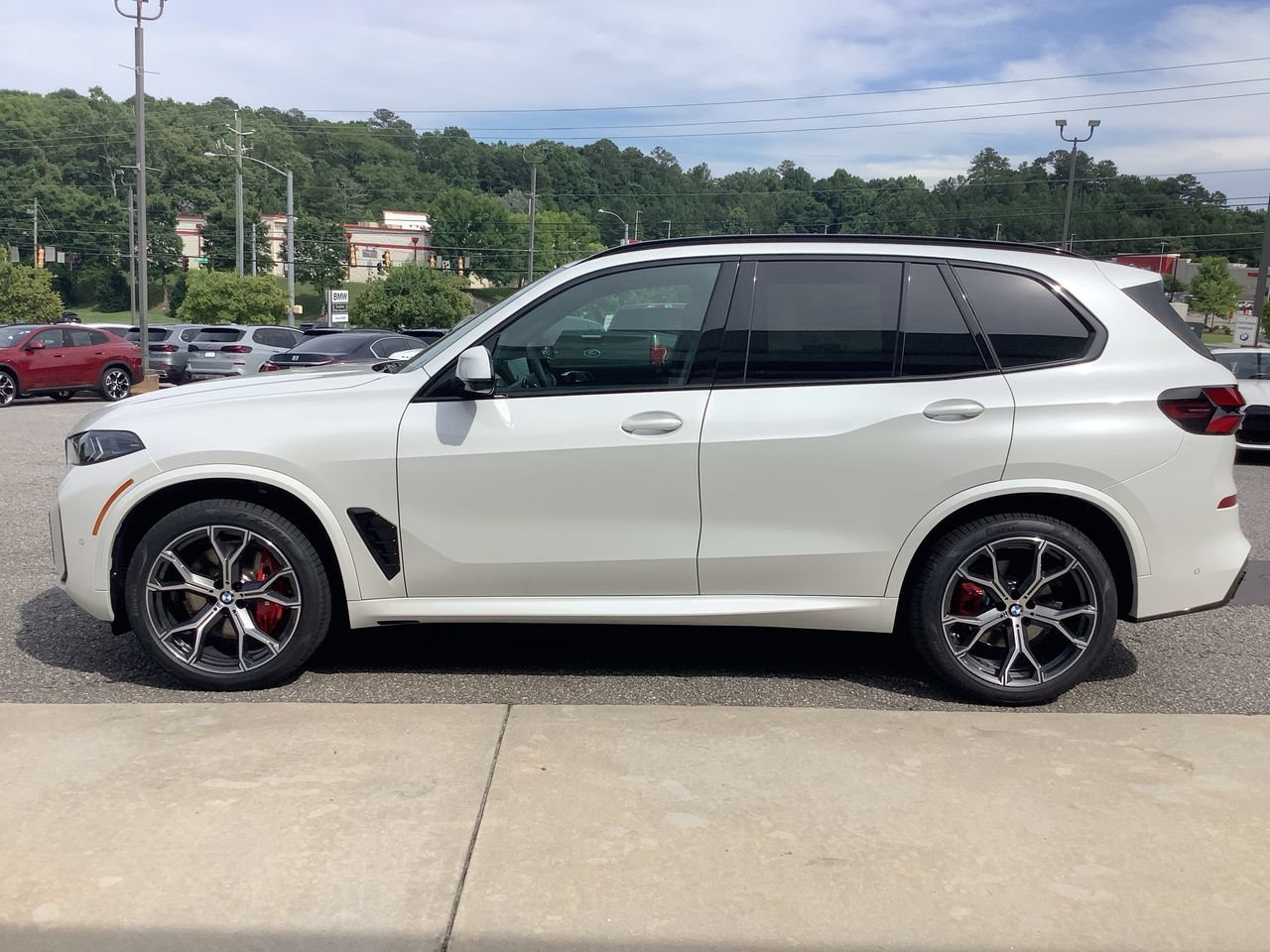 New 2026 Mineral White Metallic BMW sDrive40i image 5