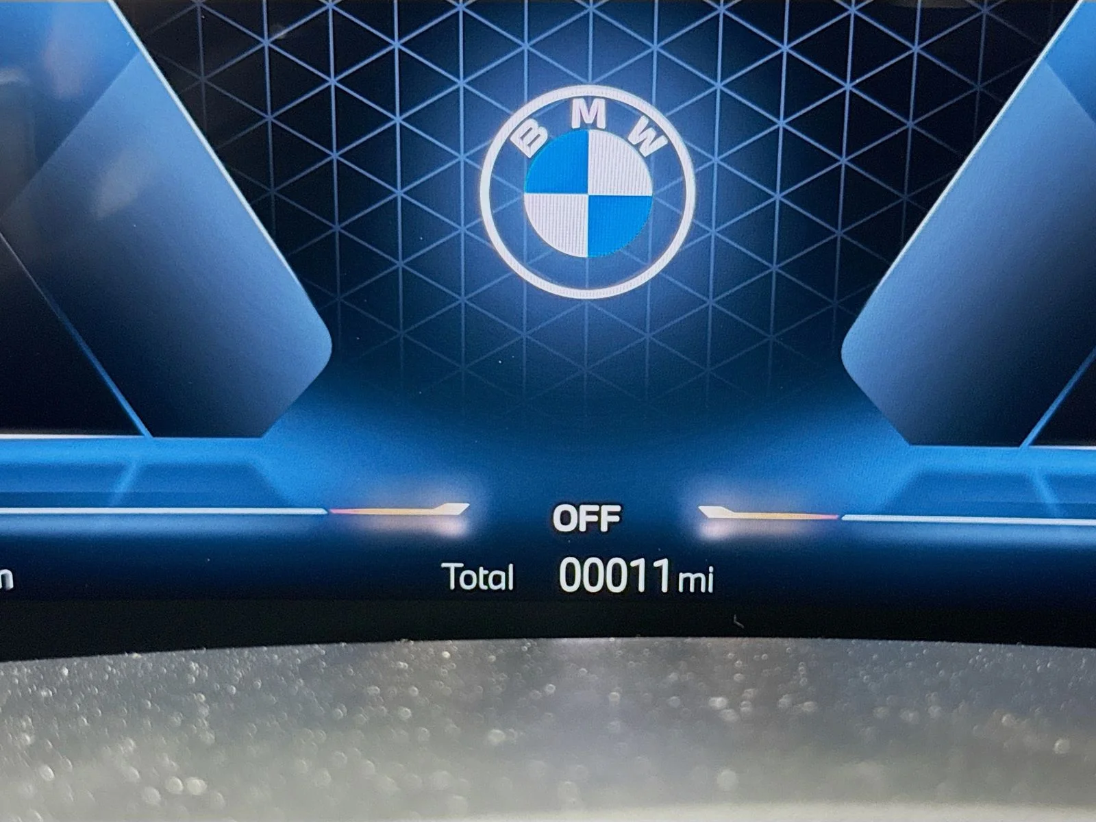 Used 2026 Tanzanite Blue II Metallic BMW sDrive40i image 12