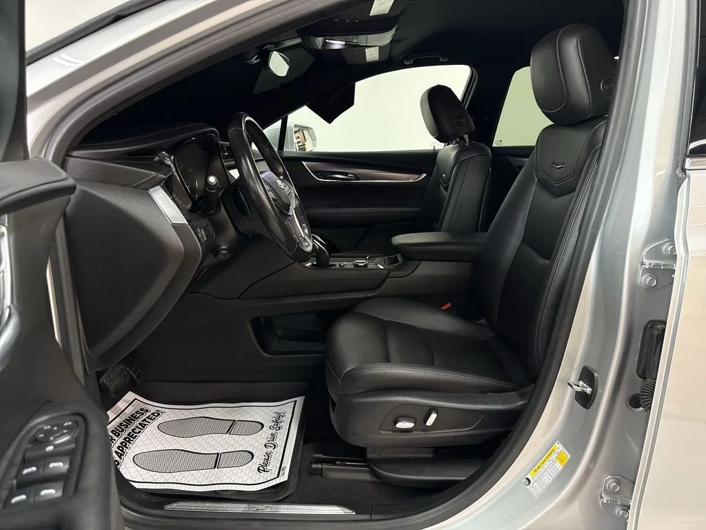 Used 2020 Radiant Silver Metallic Cadillac Luxury image 11