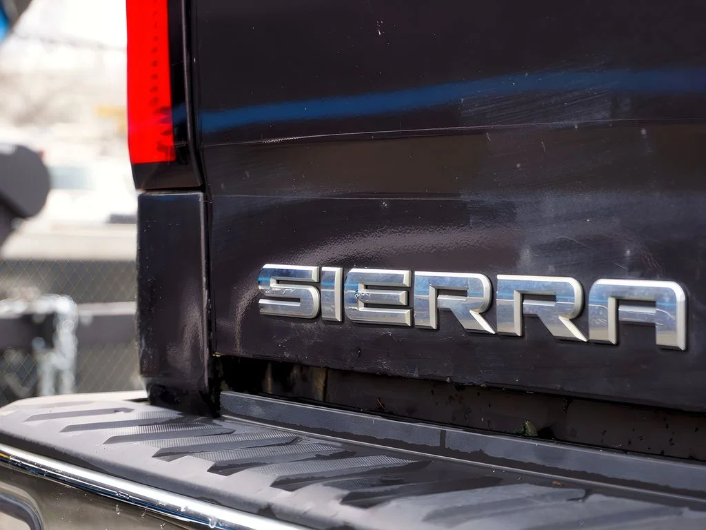 Used 2015 Iridium Metallic GMC SLE image 11