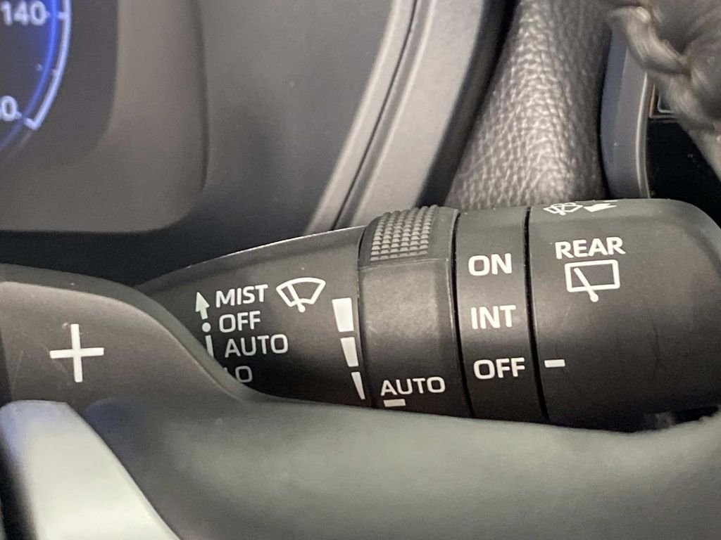 Used 2025 Beige Toyota Platinum image 19