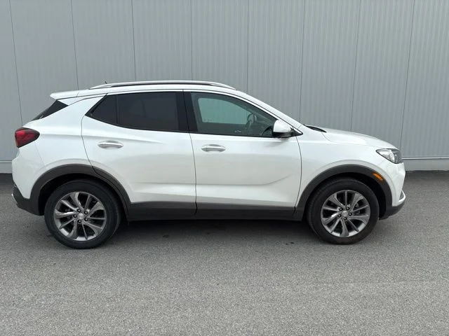 Certified Used 2022 White Frost Tri-Coat Buick Essence image 17