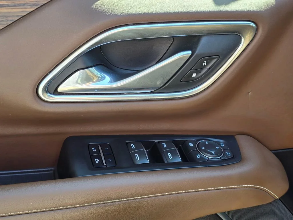 Used 2021 Black Chevrolet High Country image 28