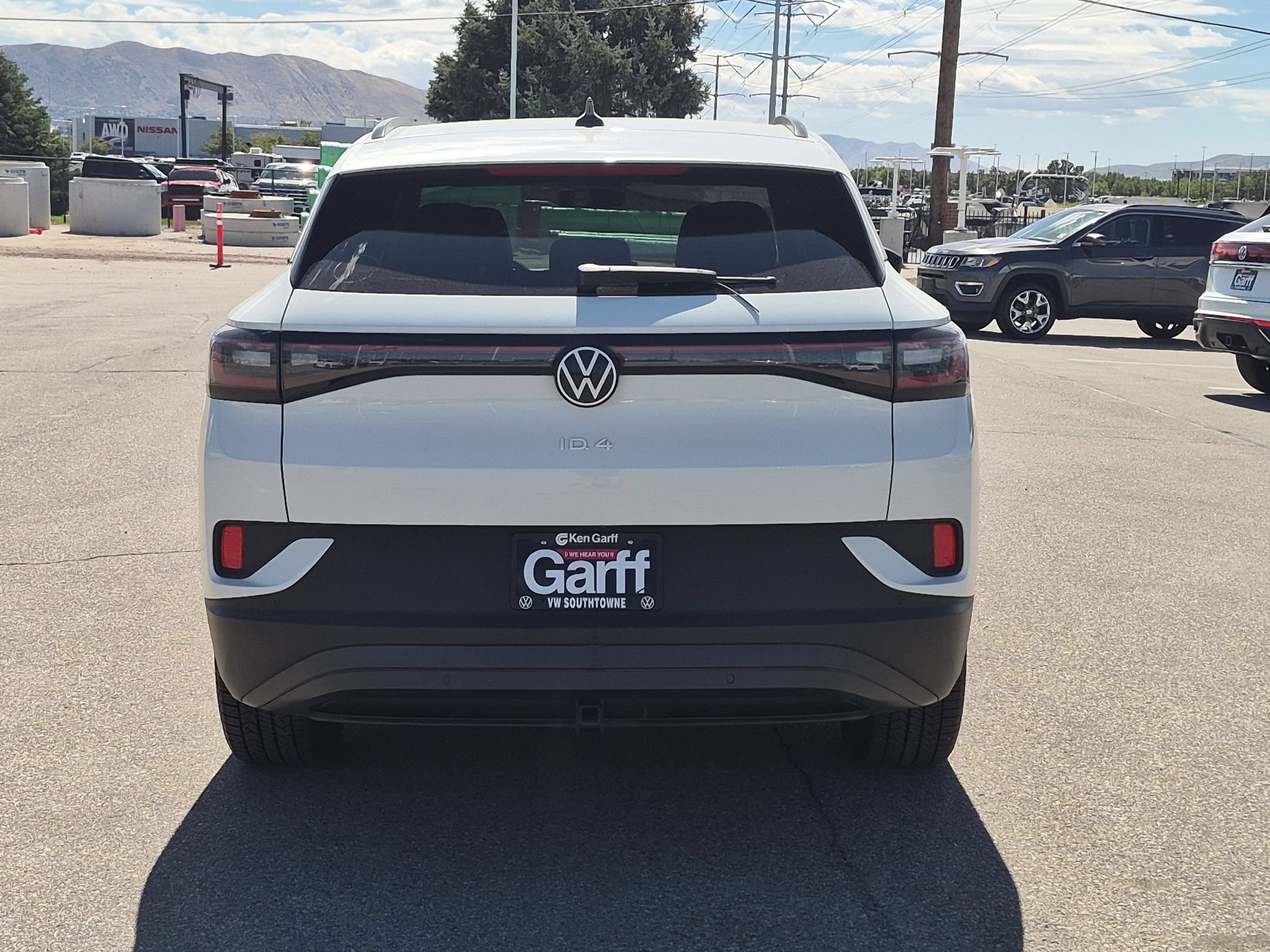 Used 2023 Pure White Volkswagen Pro image 4