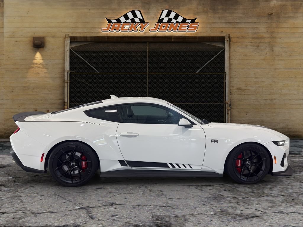 2025 Ford Mustang GT Premium - Photo 12