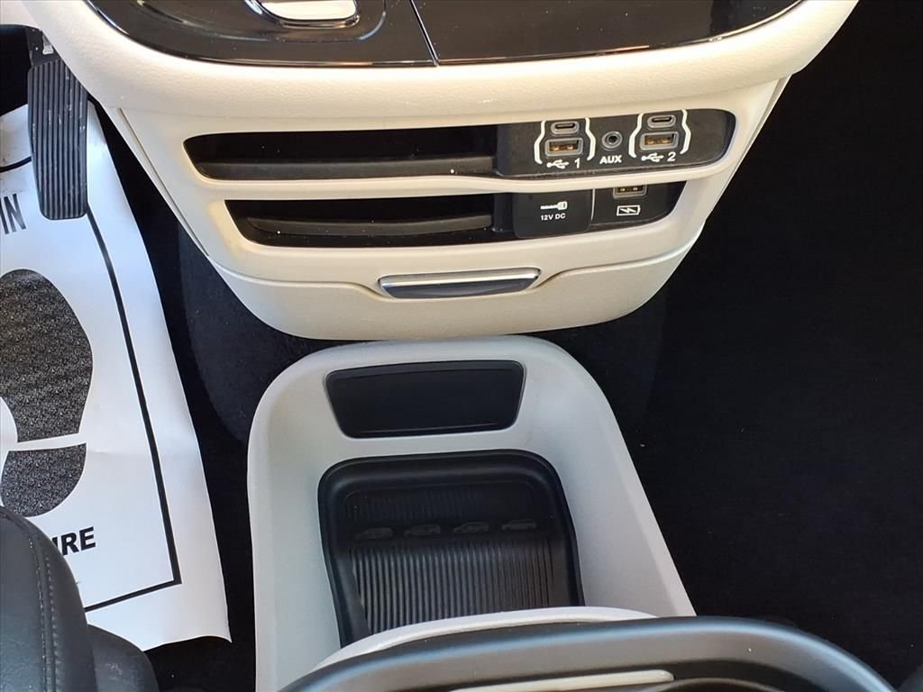 2022 CHRYSLER PACIFICA - Image 11