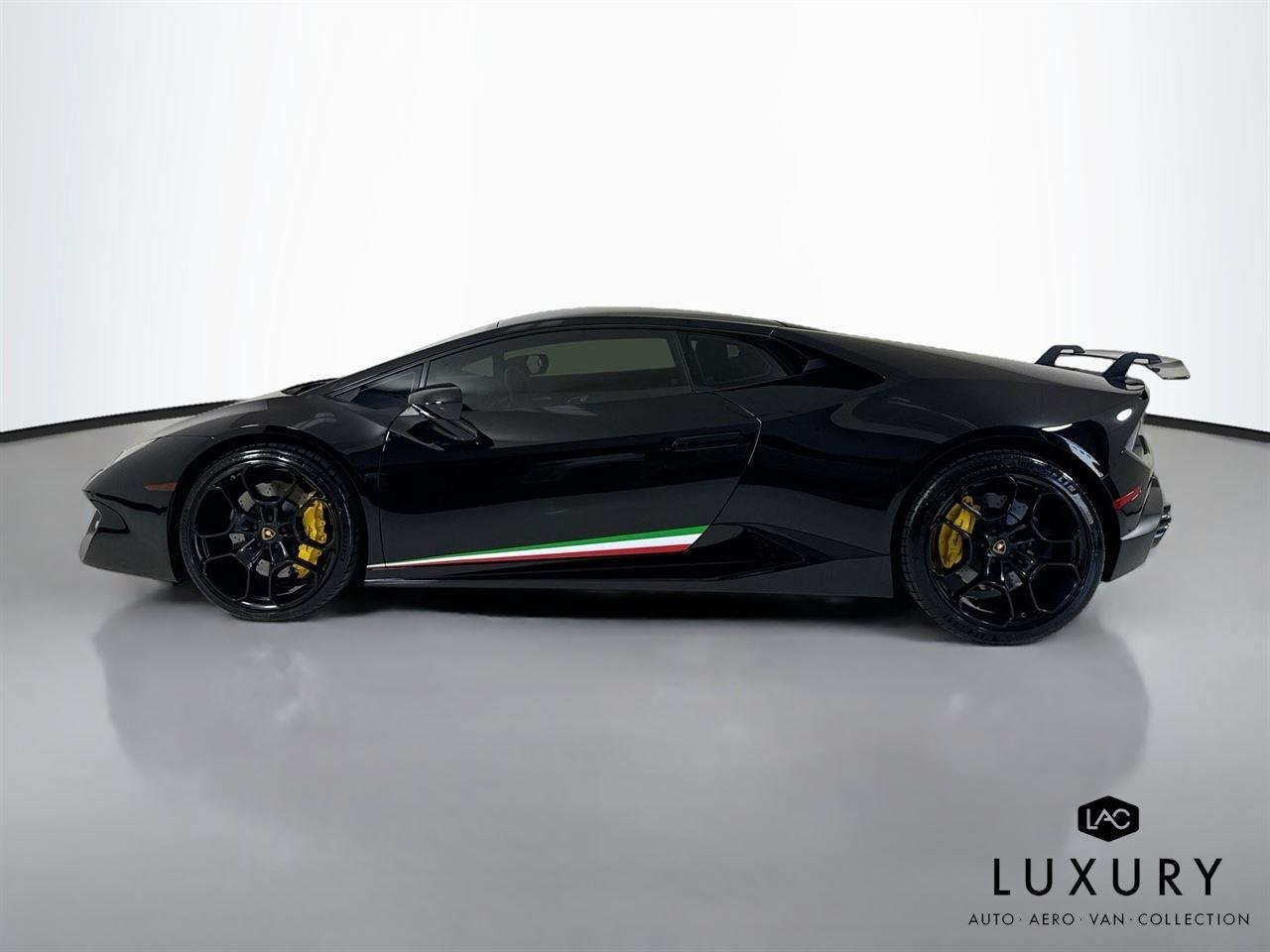 Used 2018 Arancio Borealis Pearl Effect Lamborghini  image 9