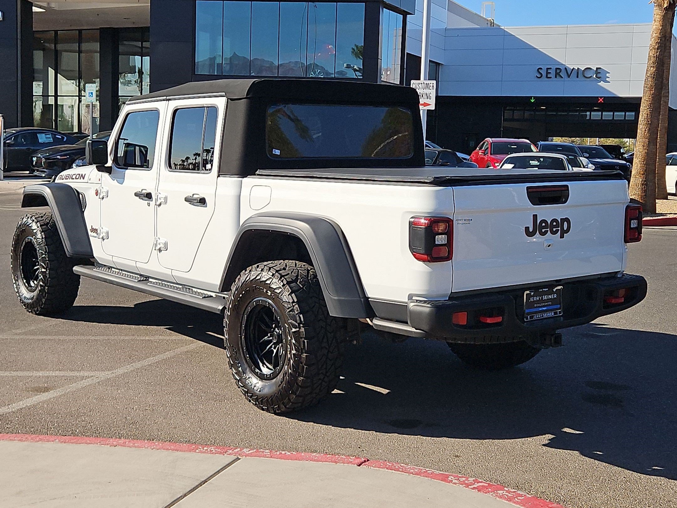 Used 2022 Bright White Clearcoat Jeep Rubicon image 3