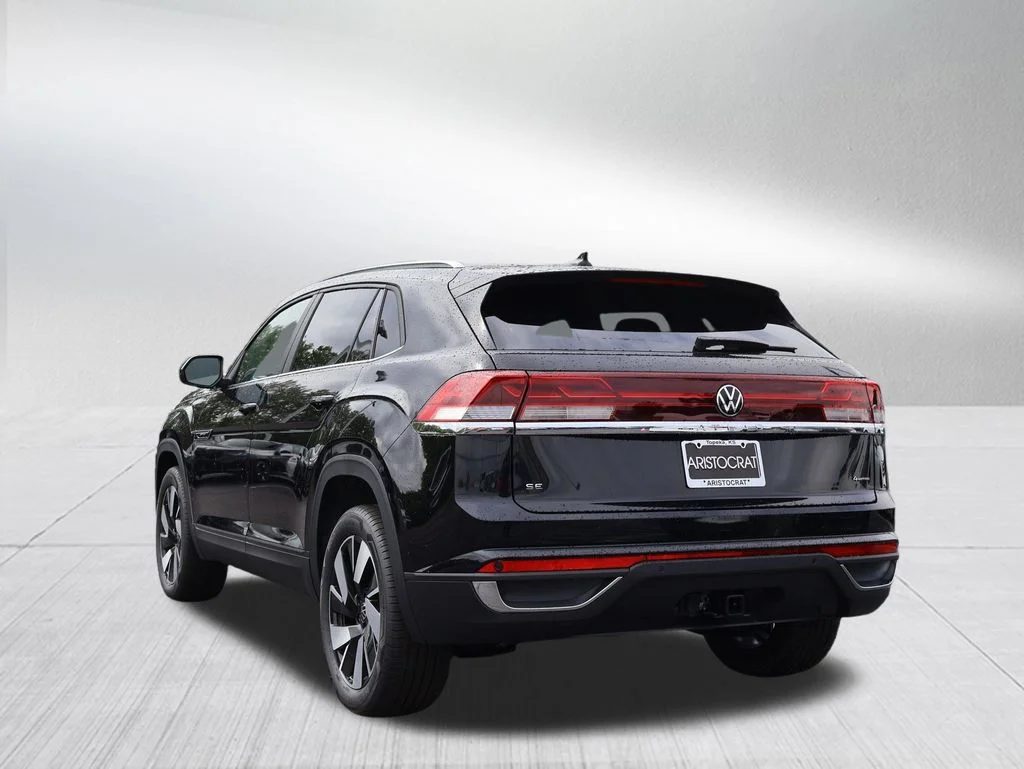 New 2026 Black Volkswagen 2.0T SE w/Technology image 22
