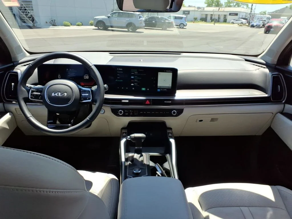 Used 2025 Black Kia EX image 11