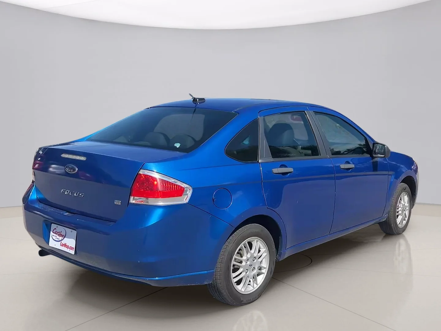 Used 2010 Blue Ford SE image 6