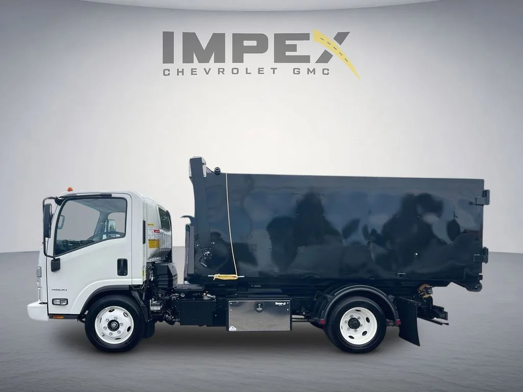 Used 2024 Arc White Chevrolet 1WT image 2