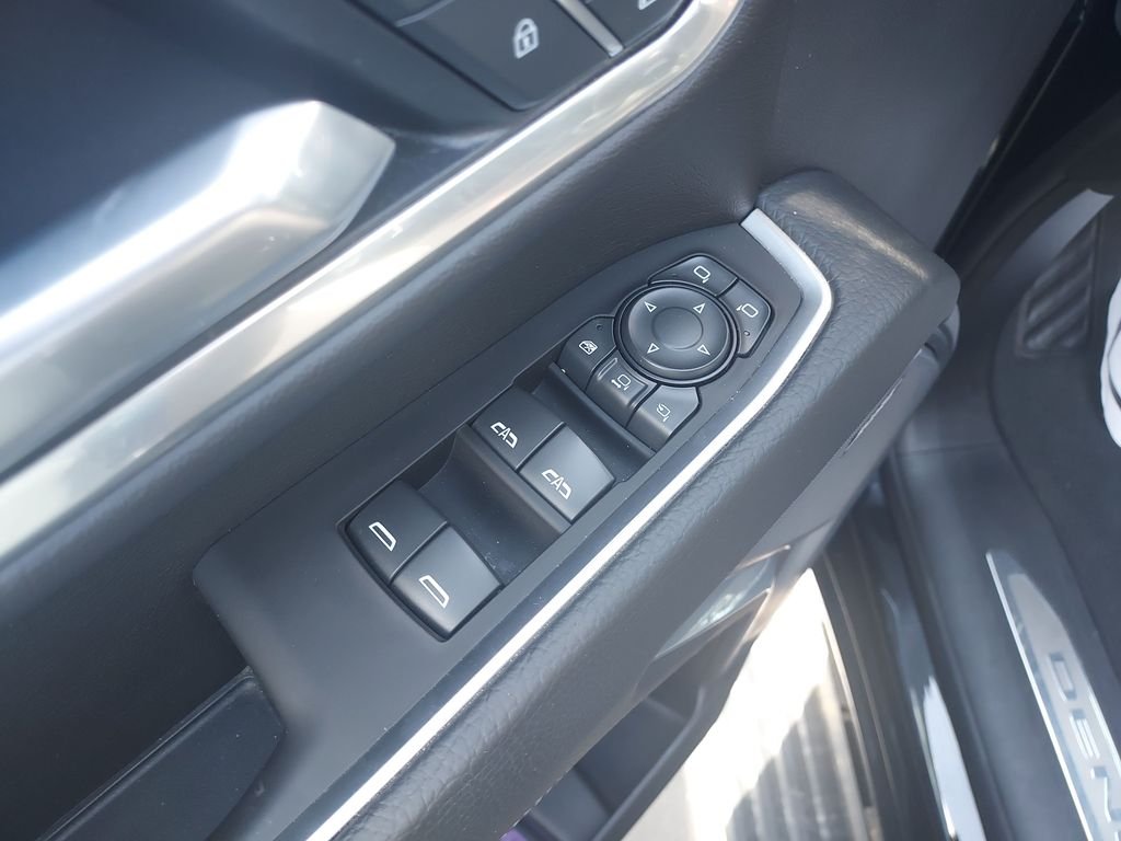 Used 2025 Black GMC Denali image 10