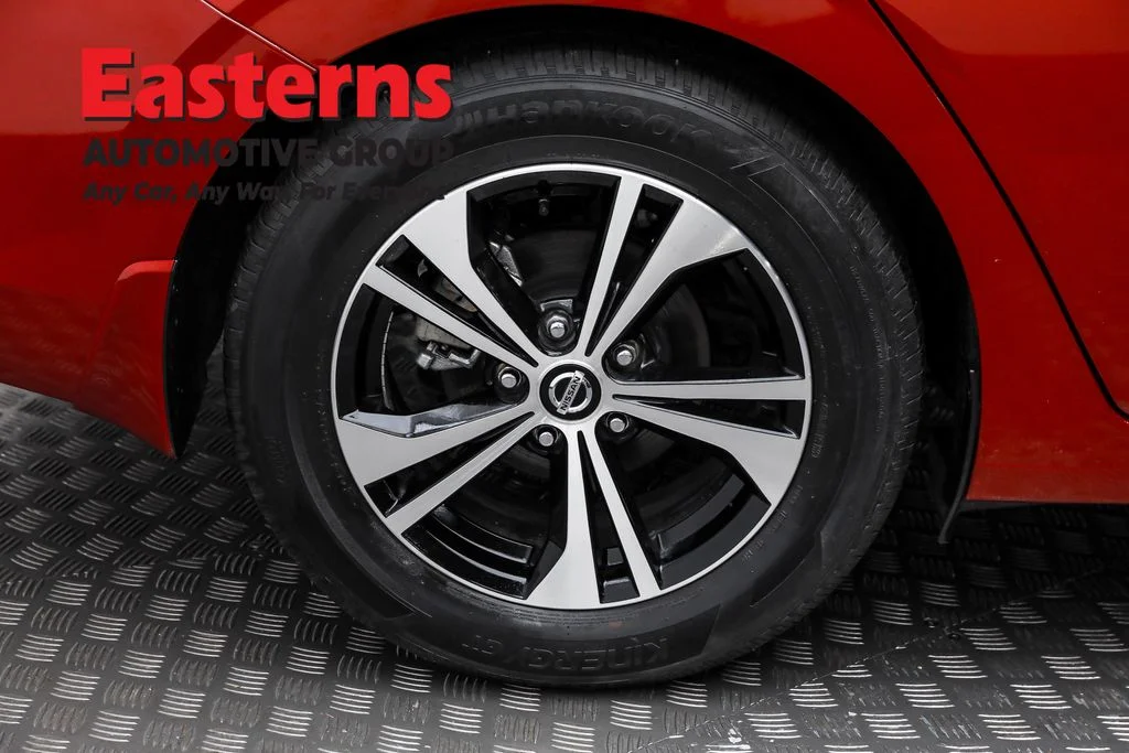 Used 2021 Red Nissan SV image 29