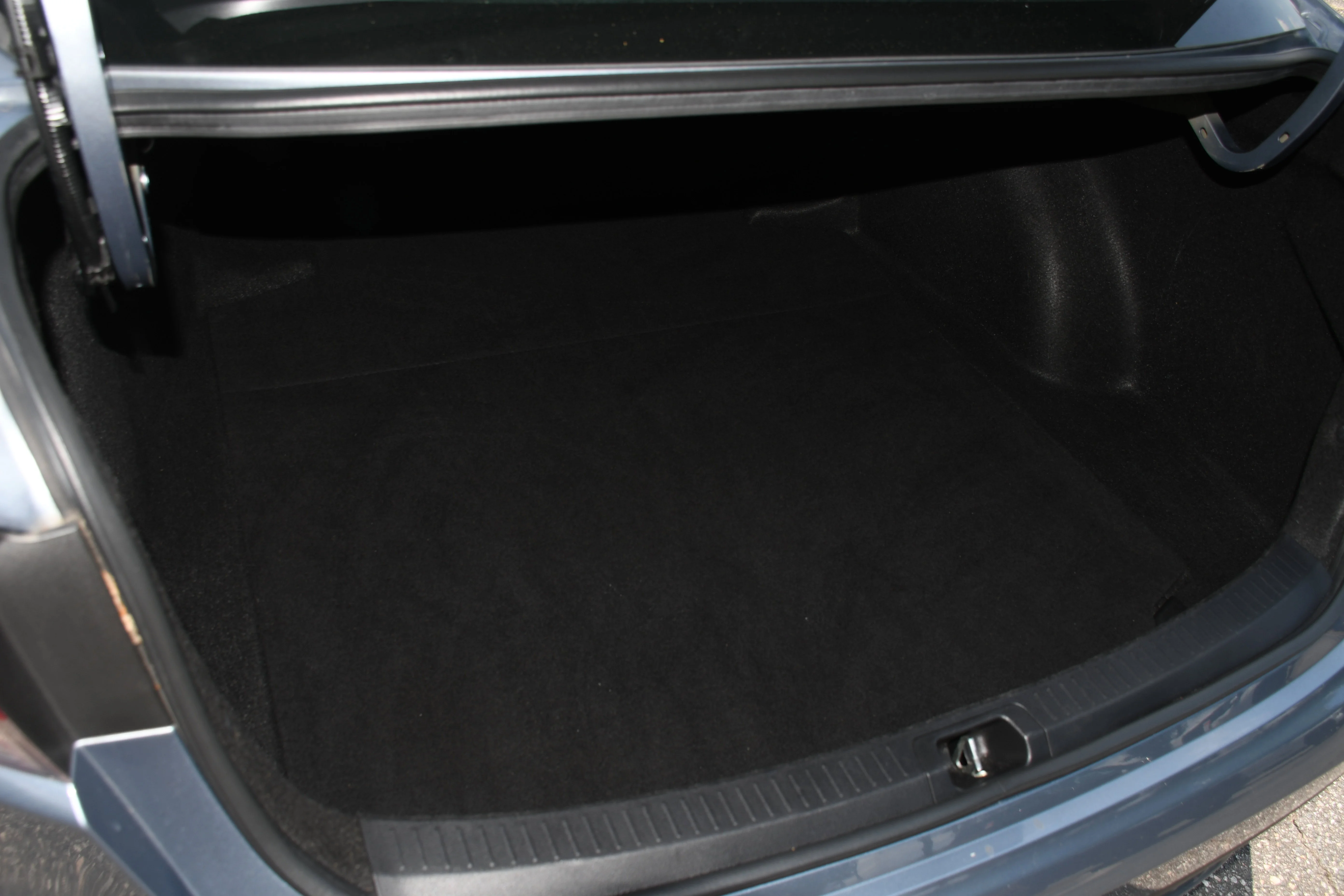 Certified Used 2020  Toyota LE image 14