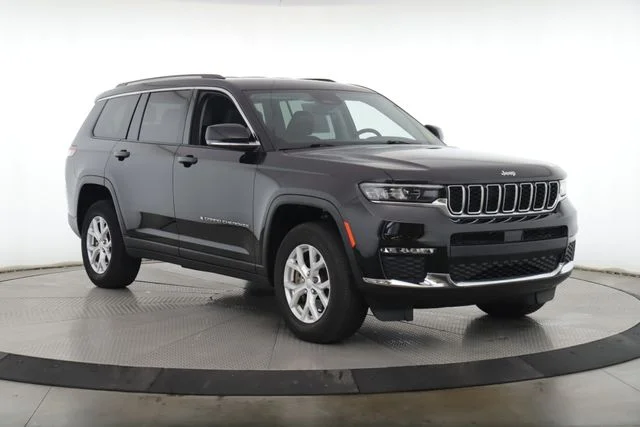 Used 2023 Black Jeep Limited image 2