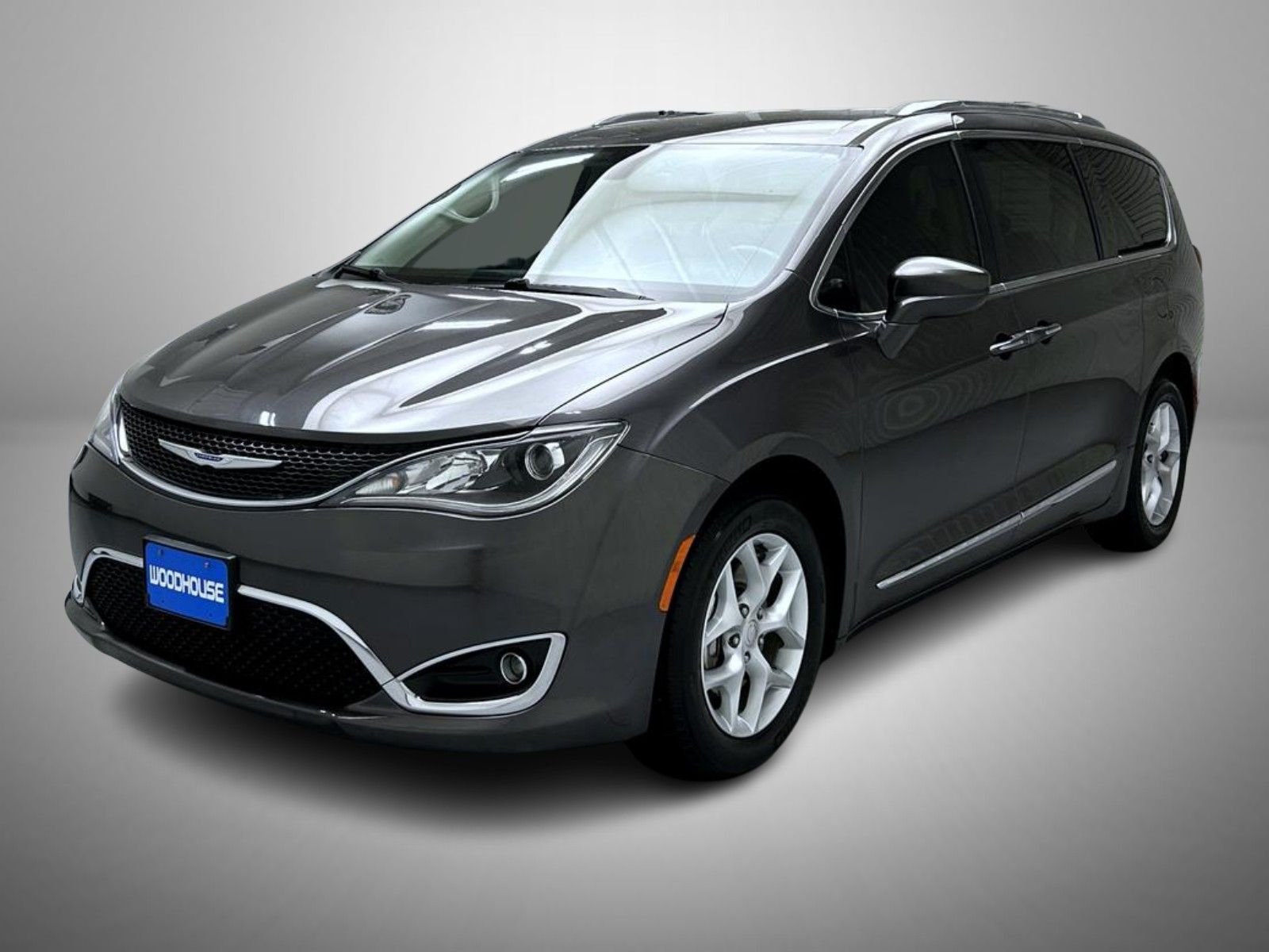 2018 Chrysler Pacifica Touring L Plus's photo