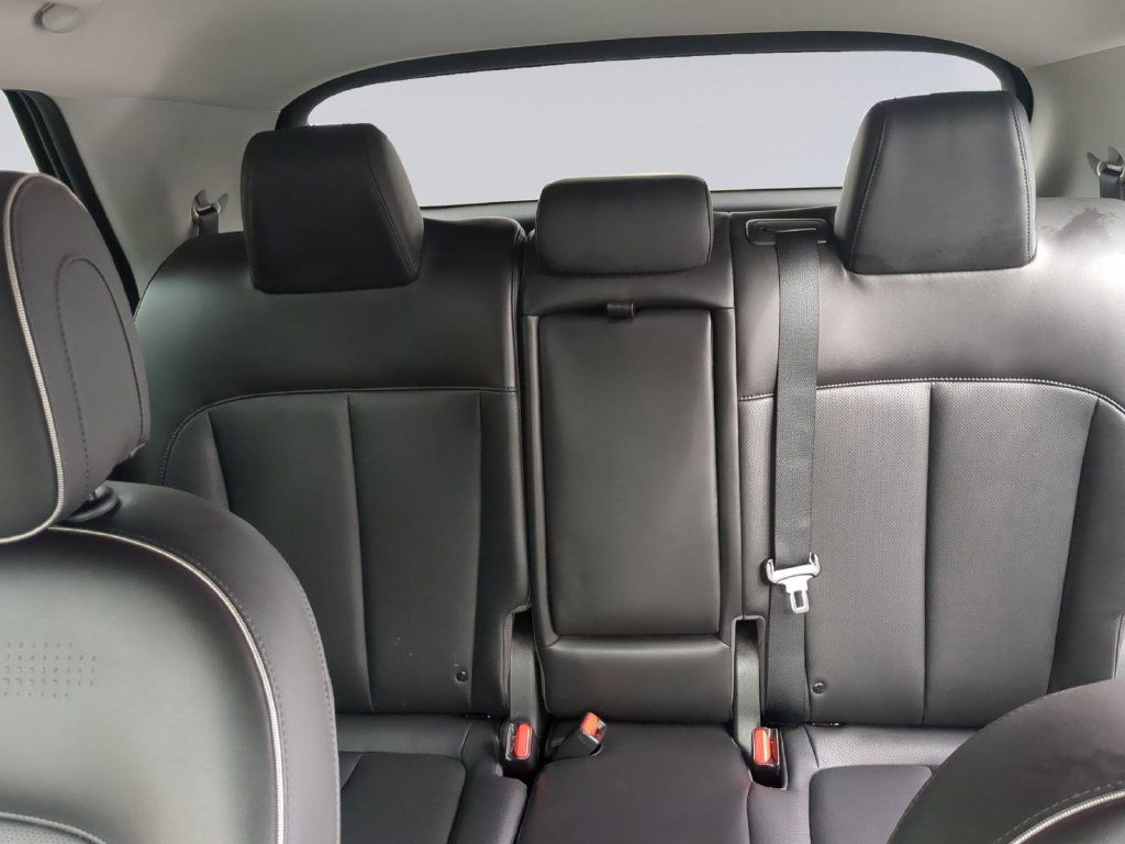 Used 2023 Gray Hyundai SEL image 16