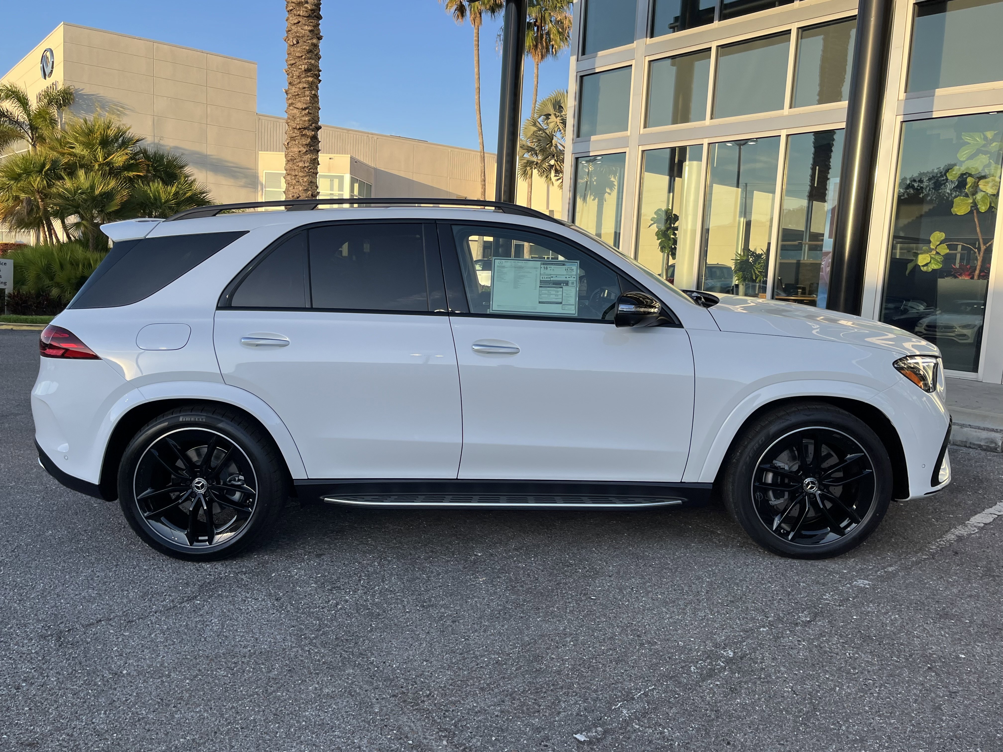 New 2026 MANUFAKTUR Moonlight White Metallic Mercedes-Benz GLE 580 image 39
