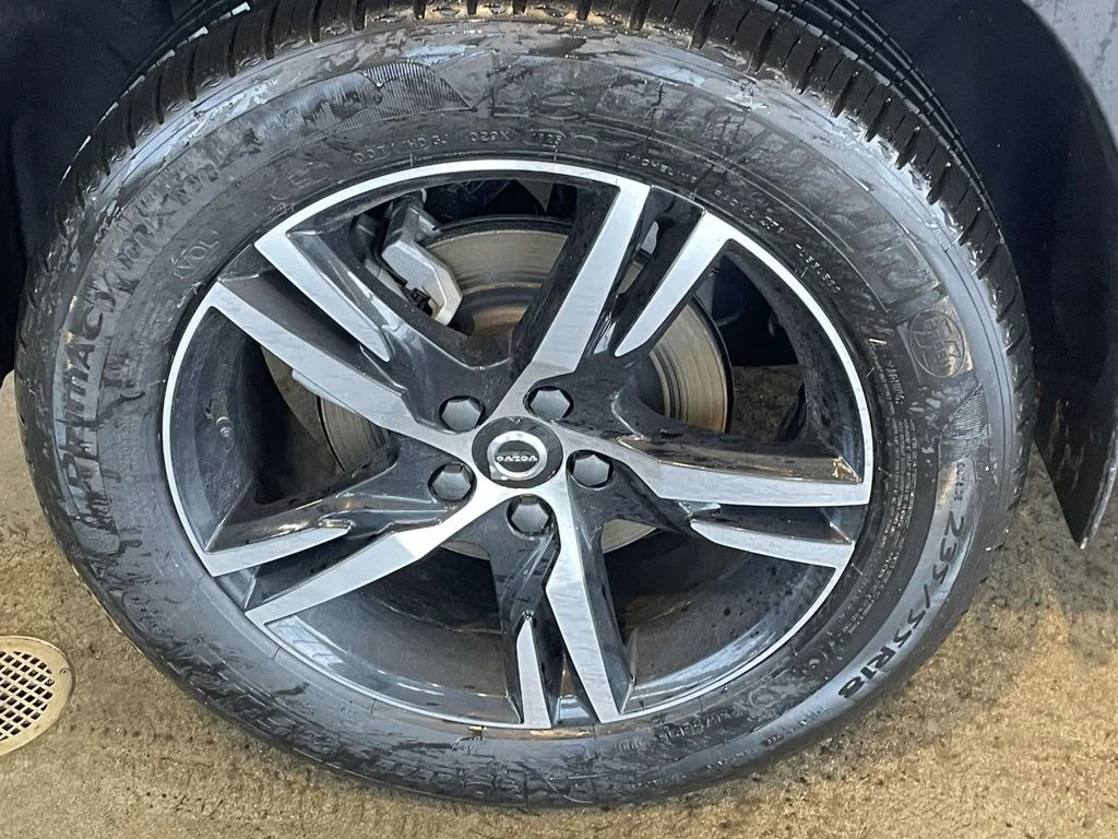 2026 Volvo XC40 Core - Photo 10
