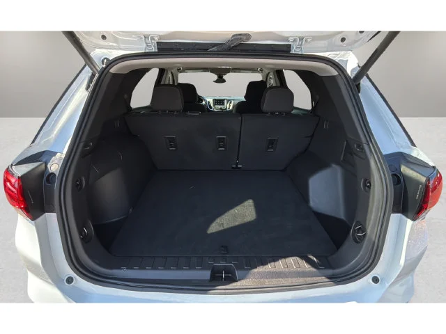 Used 2024 White Chevrolet LT image 31