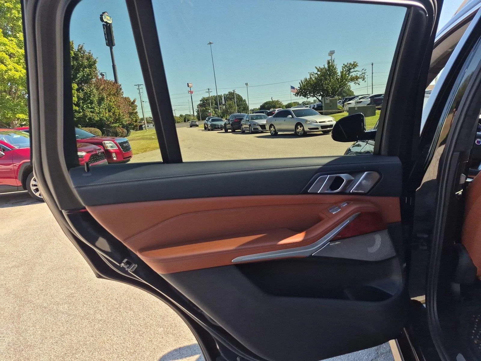 Used 2024 Black Sapphire Metallic BMW ALPINA XB7 image 30