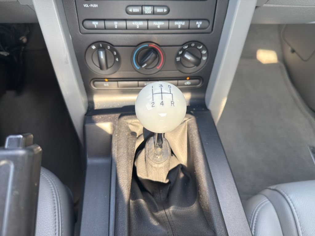 Used 2007 White Ford GT image 22