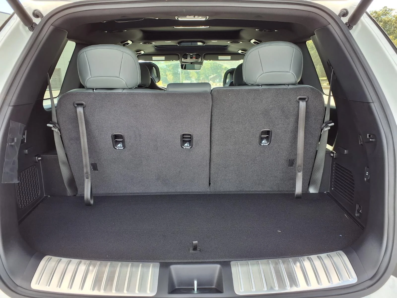 New 2027 Glacial White Pearl Kia X-Line SX image 18
