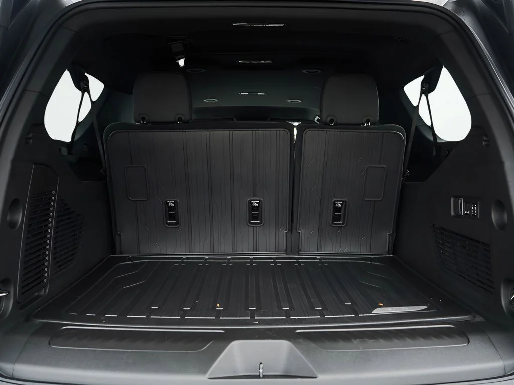 New 2026 Onyx Black GMC Elevation image 8