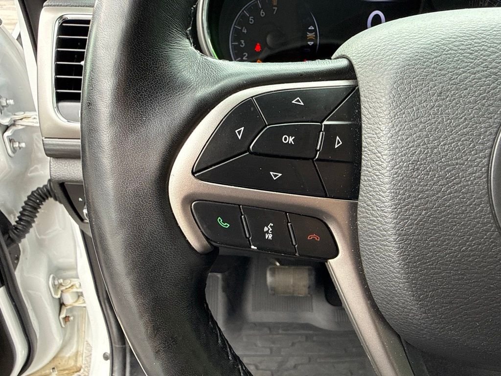 Used 2021 White Jeep Laredo X image 26